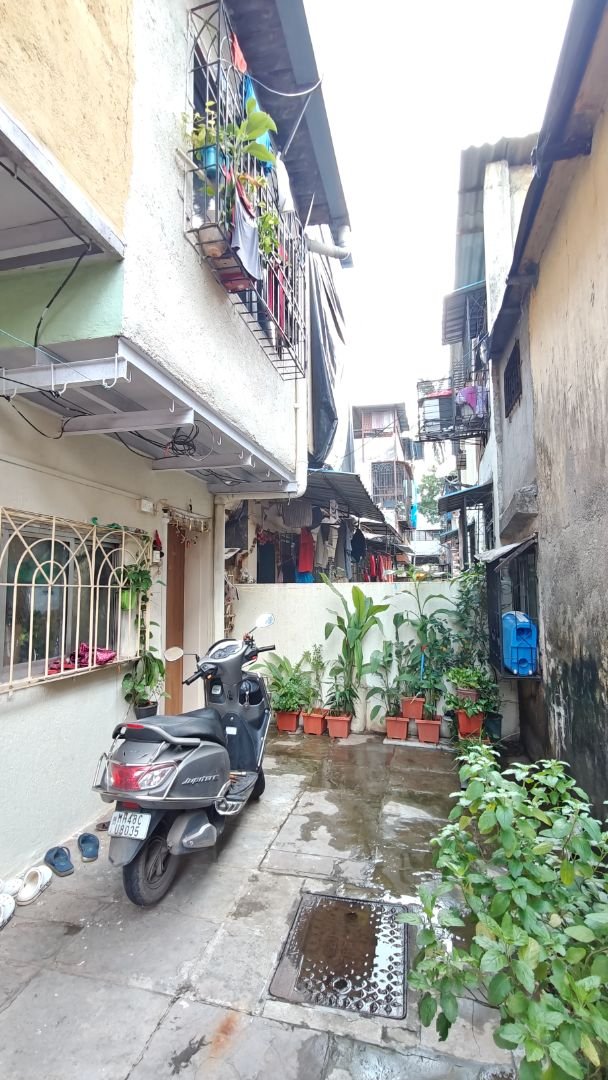 Independent 1 BHK House with access to expand further.